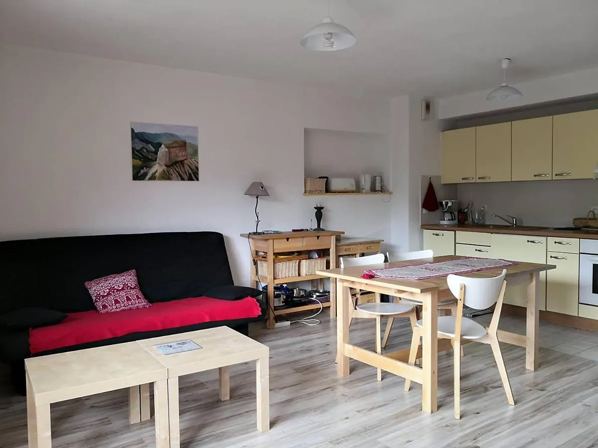 Appartement Pratique Avec Balcon Et Garage Privatif A Villard-De-Lans - Fr-1-548-10